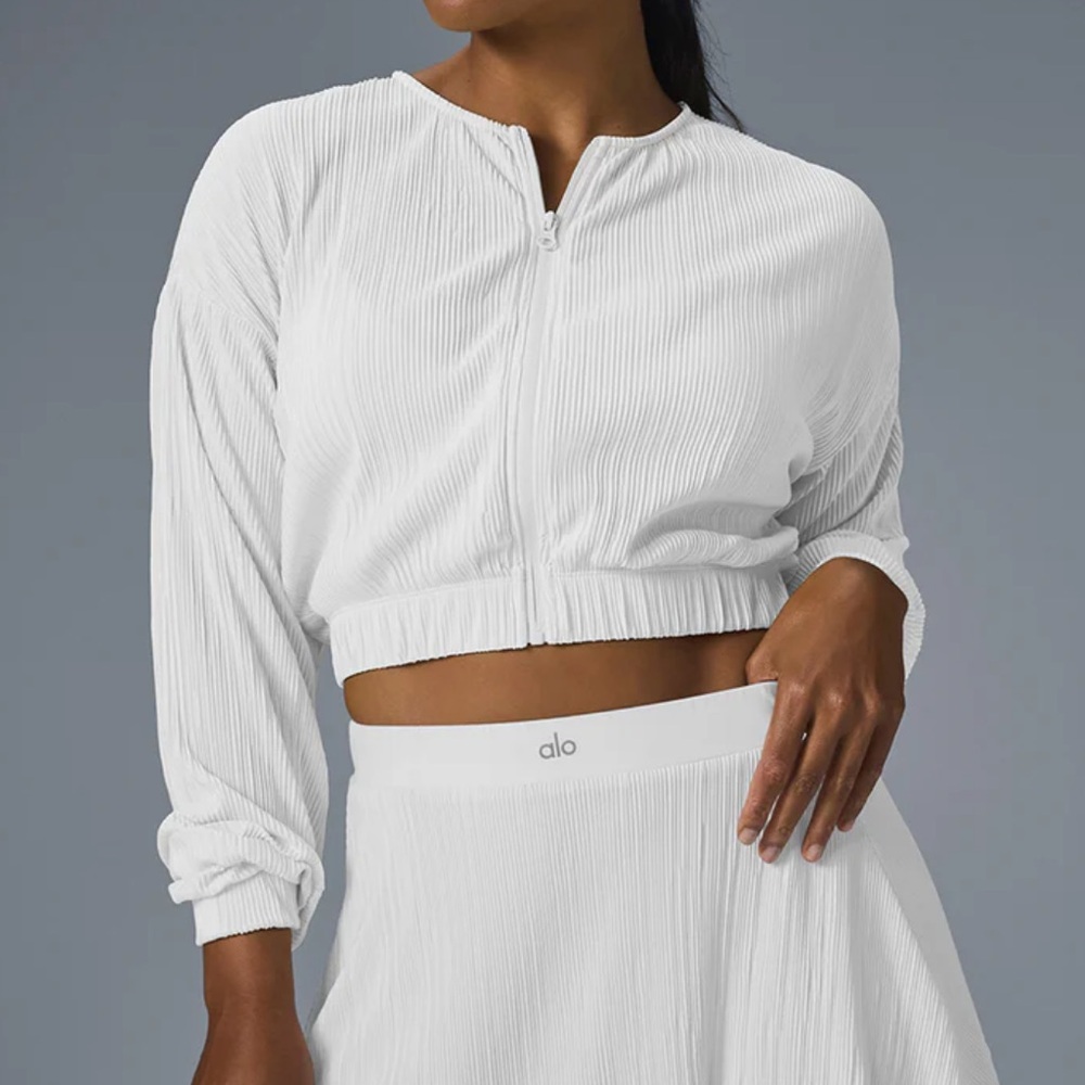 ALO Yoga Cropped Micro Plisse Jacket